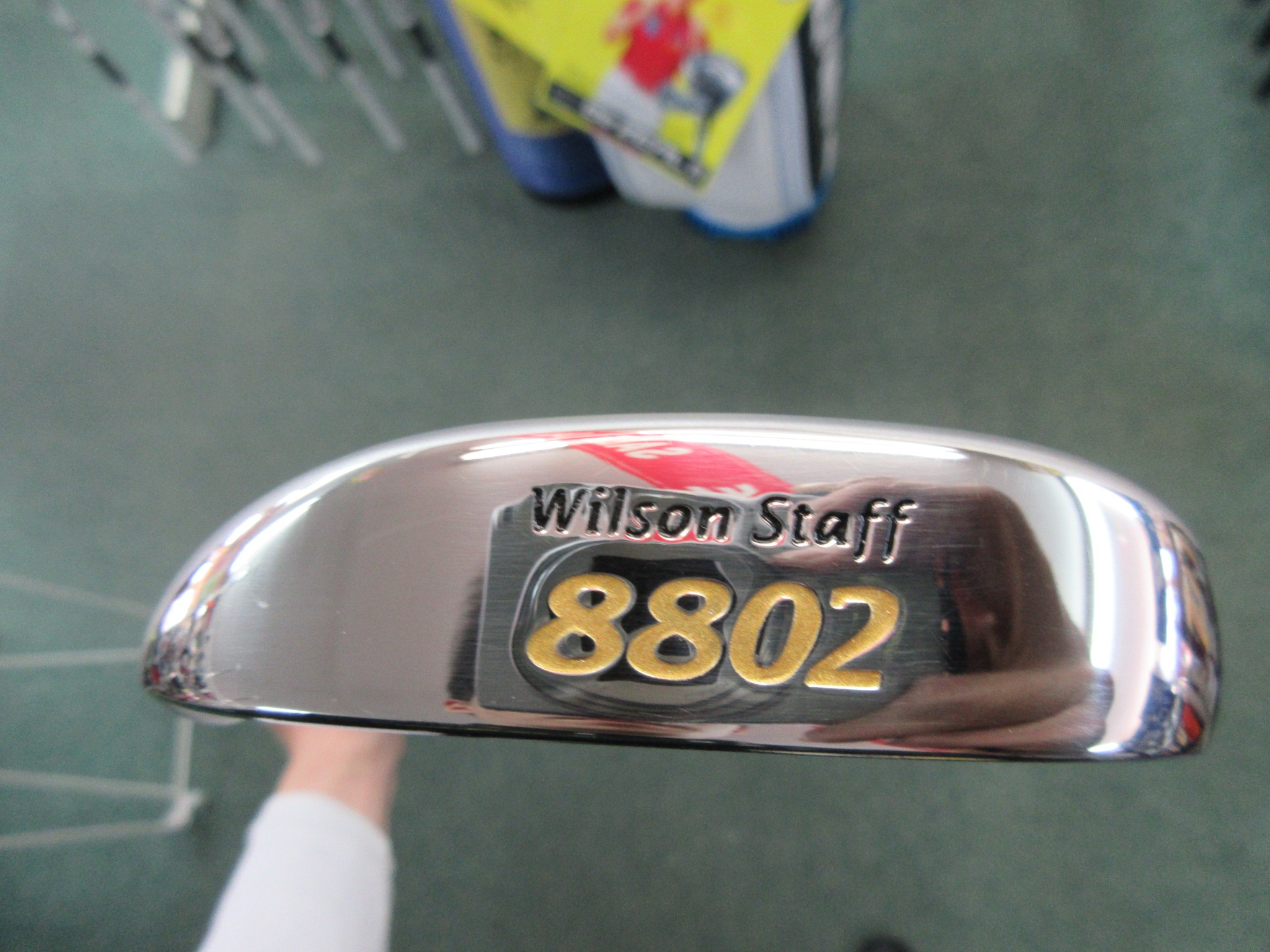http://www.golfpartner.co.jp/190/%E3%82%A6%E3%82%A3%E3%83%AB%E3%82%BD%E3%83%B3%E3%80%80%E3%82%B9%E3%82%BF%E3%83%83%E3%83%95%E3%80%80%EF%BC%98%EF%BC%98%EF%BC%90%EF%BC%92%E3%80%80%E3%83%91%E3%82%BF%E3%83%BC%E3%80%80%EF%BC%91%EF%BC%90%EF%BC%90%E5%91%A8%E5%B9%B4.JPG