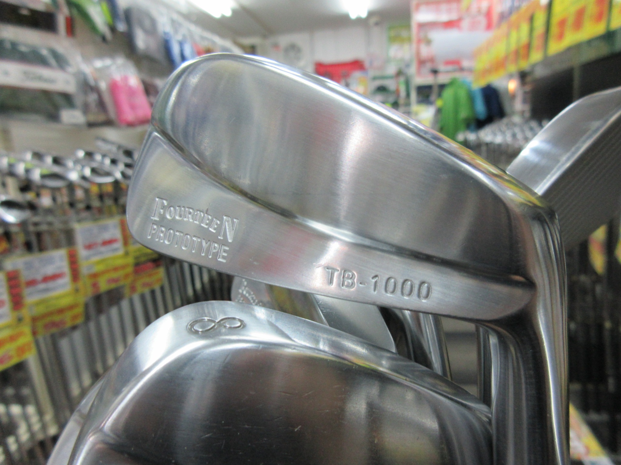 http://www.golfpartner.co.jp/190/%EF%BC%B4%EF%BC%A2%EF%BC%91%EF%BC%90%EF%BC%90%EF%BC%90%E3%80%80%E3%83%97%E3%83%AD%E3%83%88%E3%82%BF%E3%82%A4%E3%83%97.JPG