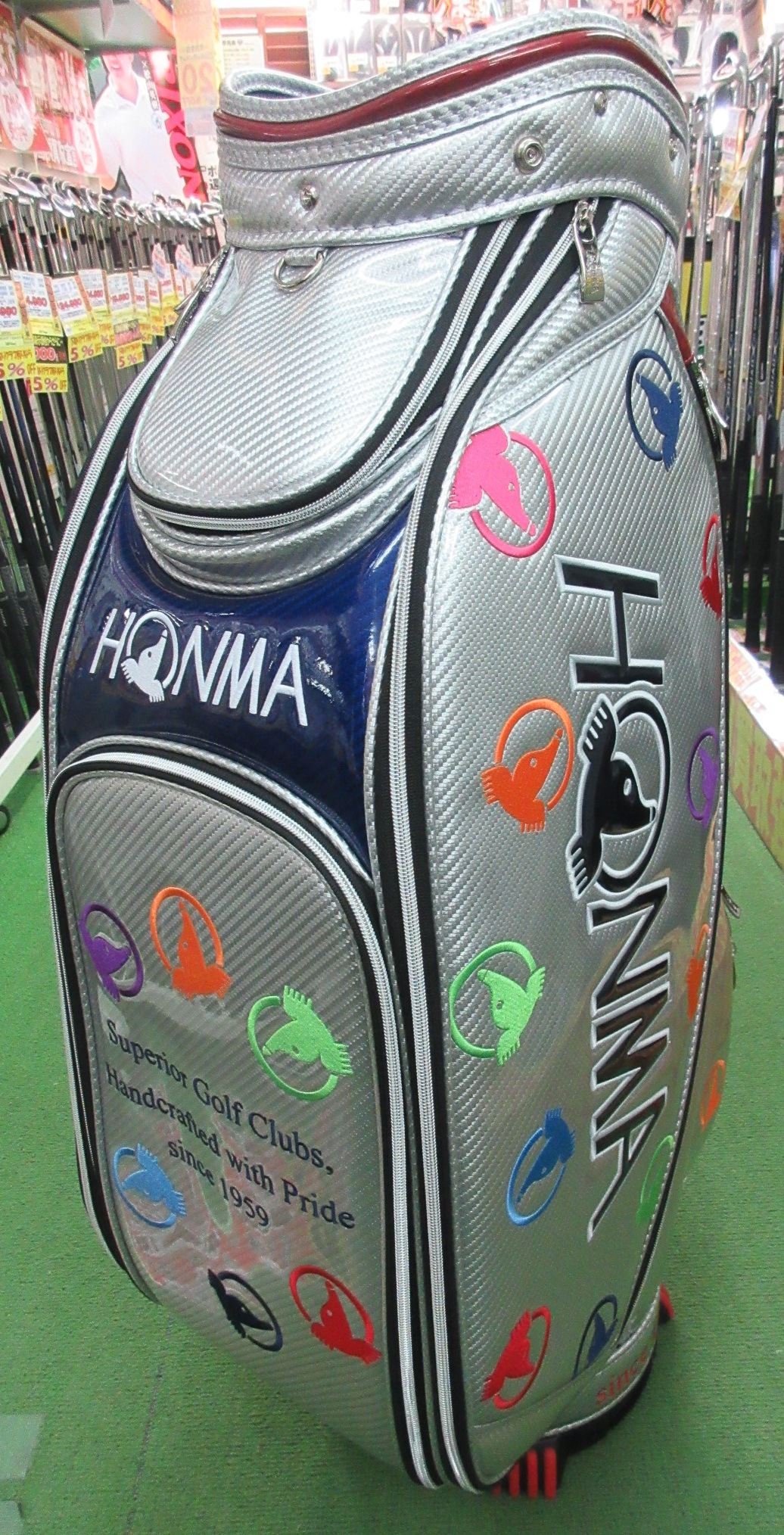 http://www.golfpartner.co.jp/190/SIILLLVVVERRR.jpg