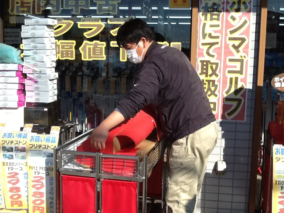 http://www.golfpartner.co.jp/199/%E3%81%9D%E3%81%A8%E3%81%A7%E3%81%AF%E3%81%9F%E3%82%89%E3%81%8F%E3%81%8A%E3%81%99%E3%81%8E%E3%80%8D.JPG