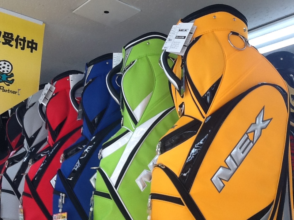 http://www.golfpartner.co.jp/199/%E3%82%AB%E3%83%A9%E3%83%95%E3%83%ABCBNEX5.JPG