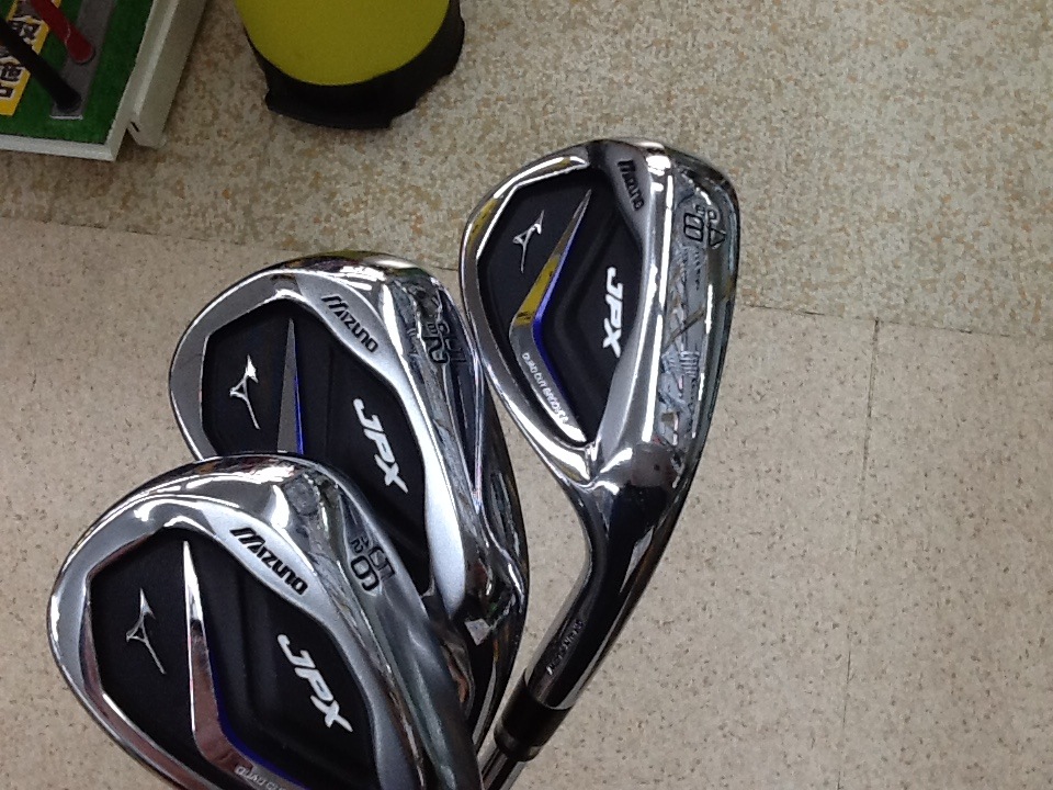 http://www.golfpartner.co.jp/199/%E3%83%9F%E3%82%BA%E3%83%8E%E3%82%A6%E3%82%A7%E3%83%83%E3%82%B83%E6%9C%ACE3.JPG