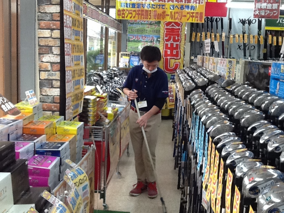 http://www.golfpartner.co.jp/199/%E5%8D%83%E8%91%89%E6%8E%83%E9%99%A4%EF%BC%92%E6%9C%8815.JPG