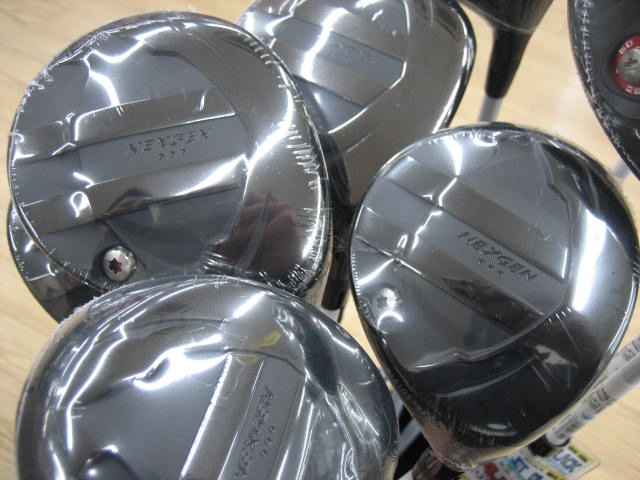 http://www.golfpartner.co.jp/211/JET%20BLACK%20%284%29.JPG