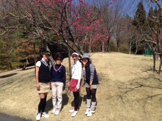 http://www.golfpartner.co.jp/554/%E5%A5%B3%E5%AD%90%EF%BC%92.JPG