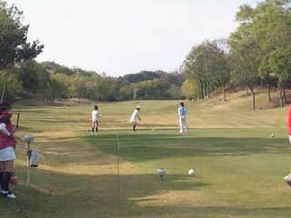 http://www.golfpartner.co.jp/565/225687_174373579388079_1170482160_n%E3%83%A9%E3%82%A6%E3%83%B3%E3%83%89.jpg