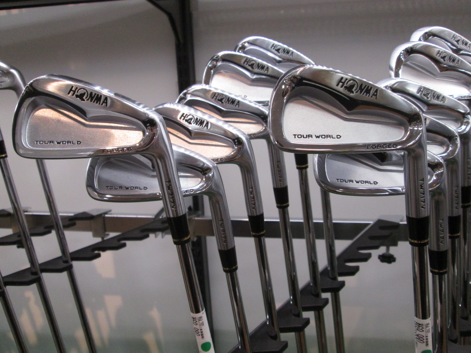 http://www.golfpartner.co.jp/626/2014.9.27.1.BMP