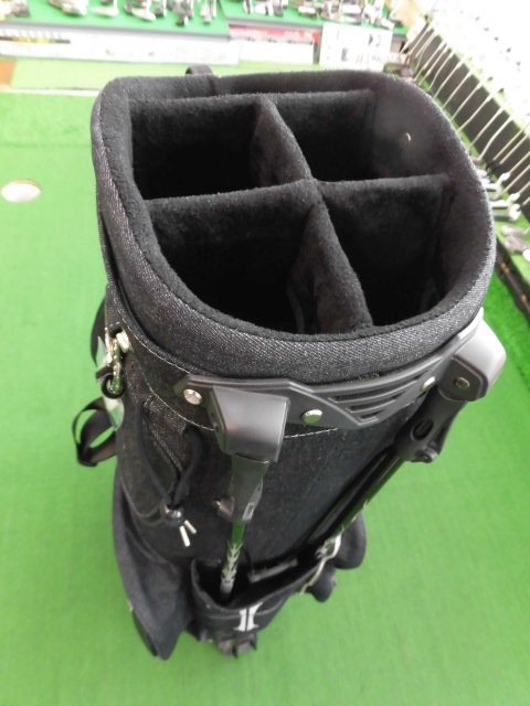 http://www.golfpartner.co.jp/949/%E3%82%AF%E3%83%AC%E3%83%BC%E3%82%B8%E3%83%BC%E3%83%90%E3%83%83%E3%82%B0%20%282%29.JPG