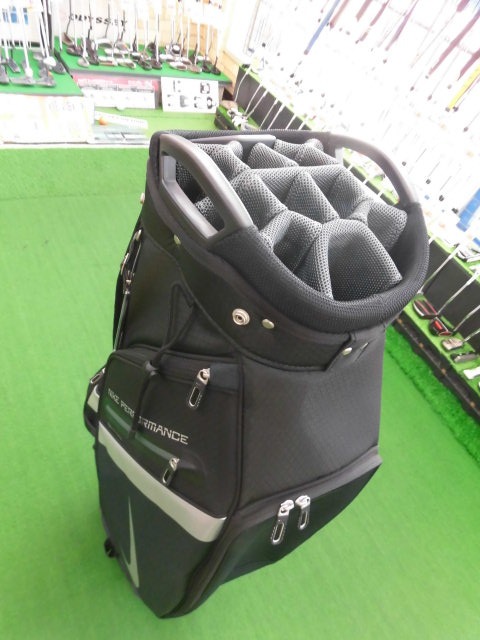 http://www.golfpartner.co.jp/949/%E3%83%8A%E3%82%A4%E3%82%AD%E9%BB%92%E4%B8%8A.JPG