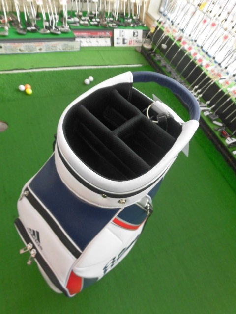 http://www.golfpartner.co.jp/949/%E3%83%A1%E3%83%B3%E3%82%BA%E3%82%A2%E3%83%87%E3%83%90%E3%83%83%E3%82%B0%E3%81%A8%E3%83%9C%E3%83%BC%E3%83%AB%E3%82%B1%E3%83%BC%E3%82%B9%20%281%29.JPG