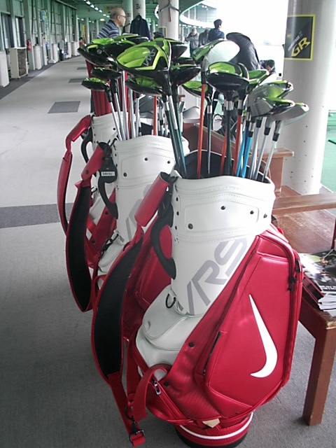 http://www.golfpartner.co.jp/983r/DSCINIKI.JPG