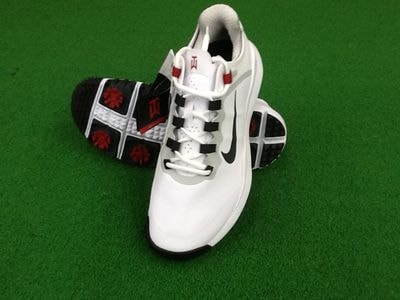 http://www.golfpartner.co.jp/997/%E3%83%8A%E3%82%A4%E3%82%AD%E3%80%80%E3%82%B7%E3%83%A5%E3%83%BC%E3%82%BA%20001.jpg