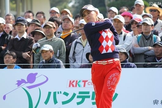 2年ぶりの優勝を目指す横峯（撮影：ＡＬＢＡ）