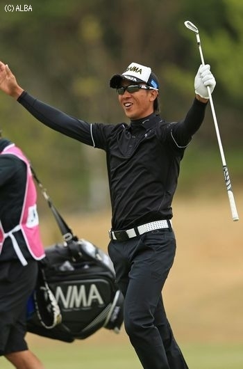 アルバトロスを取った勢いでツアー初優勝なるか　上井（撮影：米山聡明）