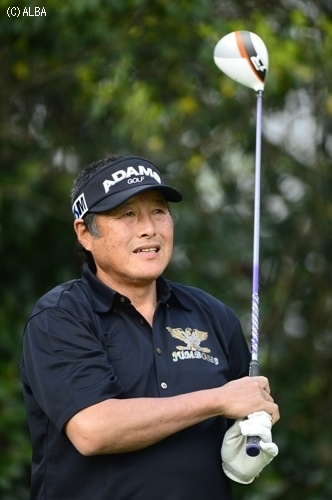 冷たい風の吹くタフなコンディションにスコアを落としたが暫定首位をキープ、28試合ぶりの予選通過は間違いない（撮影：上山敬太）