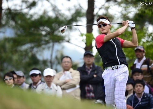 15アンダーで単独首位のイ・テヒ（撮影：上山敬太）