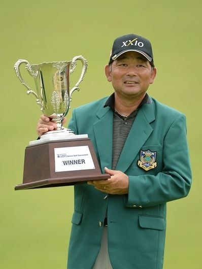 シニア5勝目を飾った中嶋（写真提供：PGA）