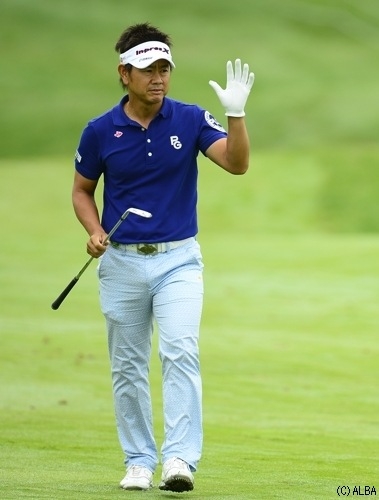初日に続き単独首位をキープしたが、ショットに不安を残した藤田（撮影：上山敬太）