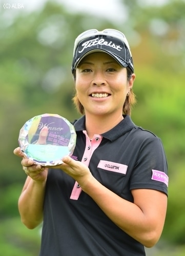 10年ぶりのステップ優勝をはたした佐々木慶子（撮影：上山敬太）