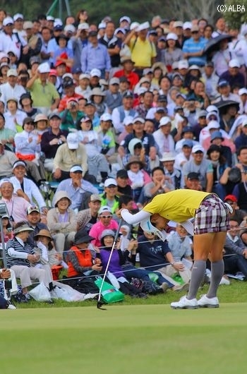 最終18番バーディならず、がっくり首位に追いつけず（撮影：ＡＬＢＡ）