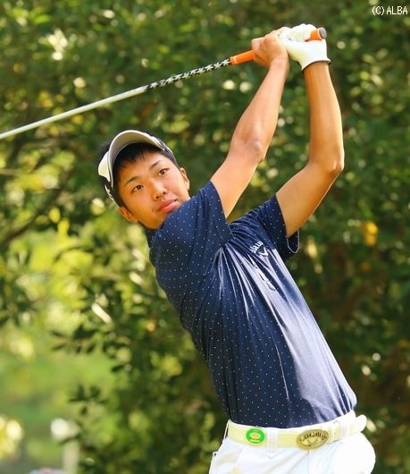 並み居るプロを押し退けてベスト10入り、アマチュア優勝を目指す和田章太郎（撮影：ＡＬＢＡ）