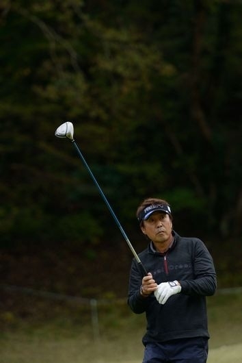 シニア初優勝にむけて好スタートを切った奥田靖己