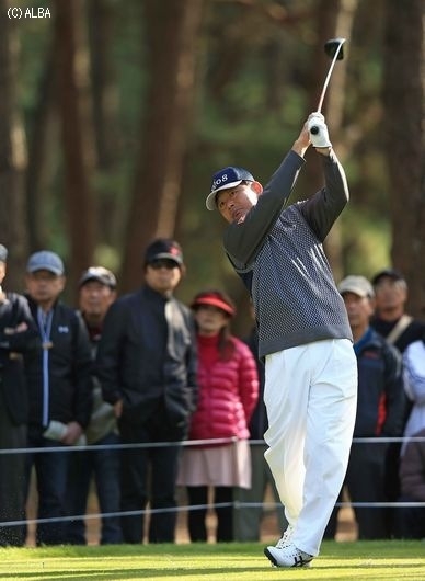 復帰戦ながら1アンダーで回り6位タイの好発進を切った中嶋常幸(撮影:米山聡明)
