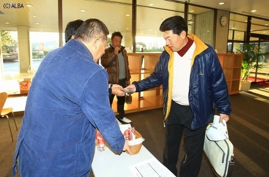 会場入りした室田、首位でこの日を迎えた(撮影:福田文平)
