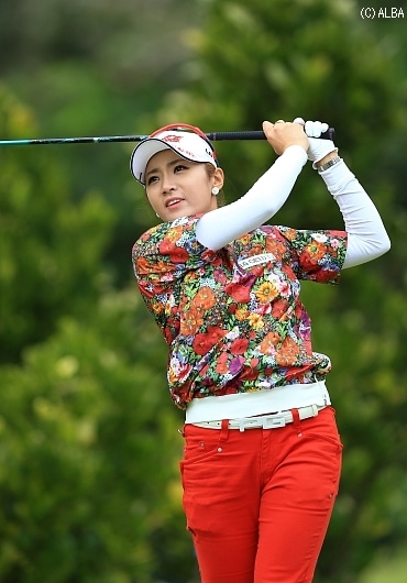 5アンダー単独首位と開幕戦から好発進のイ・ボミ！（撮影：岩本芳弘）