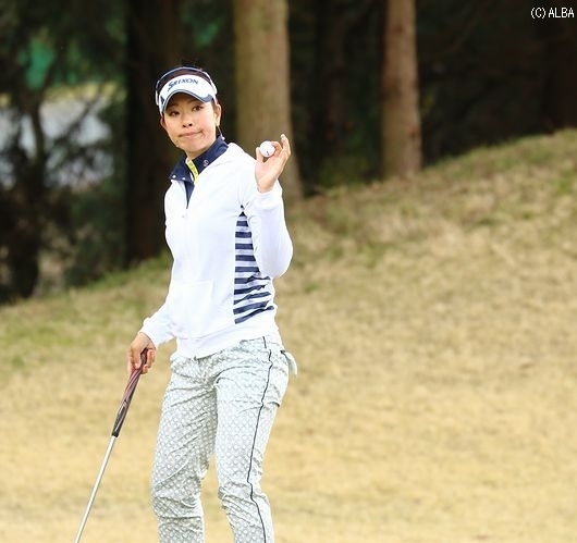 首位と2打差と初日好位置につけた森田理香子!(撮影:ALBA)