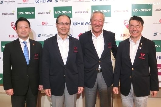 左から麻倉GC総支配人・南方氏、王氏、青木、日野（撮影：ＡＬＢＡ）