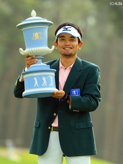思わぬ形でツアー初優勝を挙げた竹谷佳孝（撮影：福田文平）