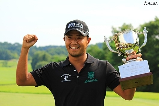 逆転で今季初勝利を手にした小平智（撮影：ＡＬＢＡ）