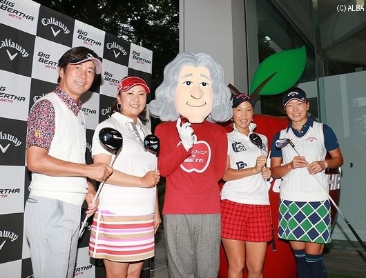 深堀圭一郎、佐伯三貴、上田桃子、藤田光里の4選手が契約メーカーのイベントに出席した（撮影：ＡＬＢＡ）