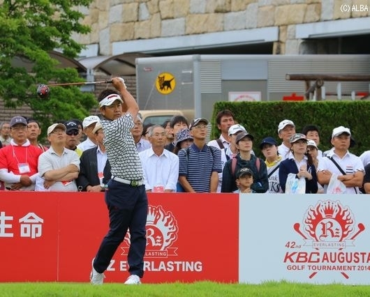 ホールアウトはできなかったが、7アンダー暫定2位タイまで急浮上した藤田寛之（撮影：ＡＬＢＡ）