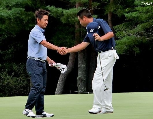 同じ日清所属の錦織へエール!(撮影:ALBA)