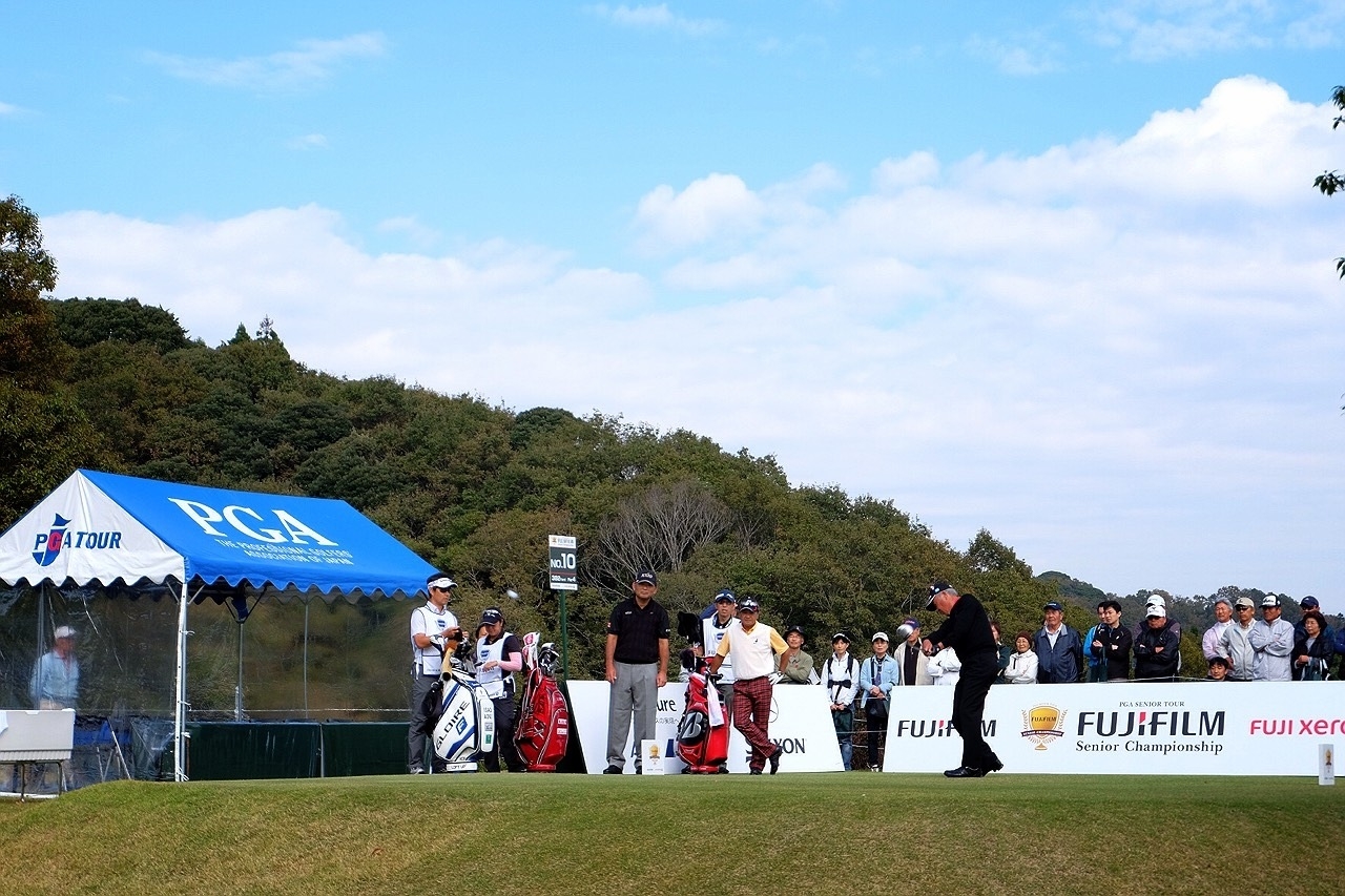 青木、中嶋、倉本の3人が同組でラウンド！＜提供：大会事務局＞