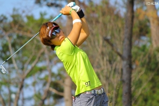 首位を捉えた穴井詩！（撮影：ＡＬＢＡ）