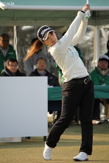 今季悲願のツアー初優勝を狙う菊地絵理香、初日2位Tと好発進!(撮影:ALBA)