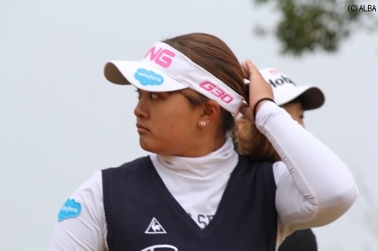四国での優勝を狙う鈴木愛が首位T浮上！（撮影：ＡＬＢＡ）