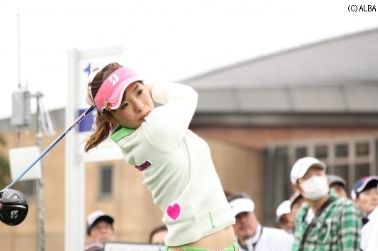 久しぶりに首位スタートを決めた堀奈津佳！（撮影：ＡＬＢＡ）