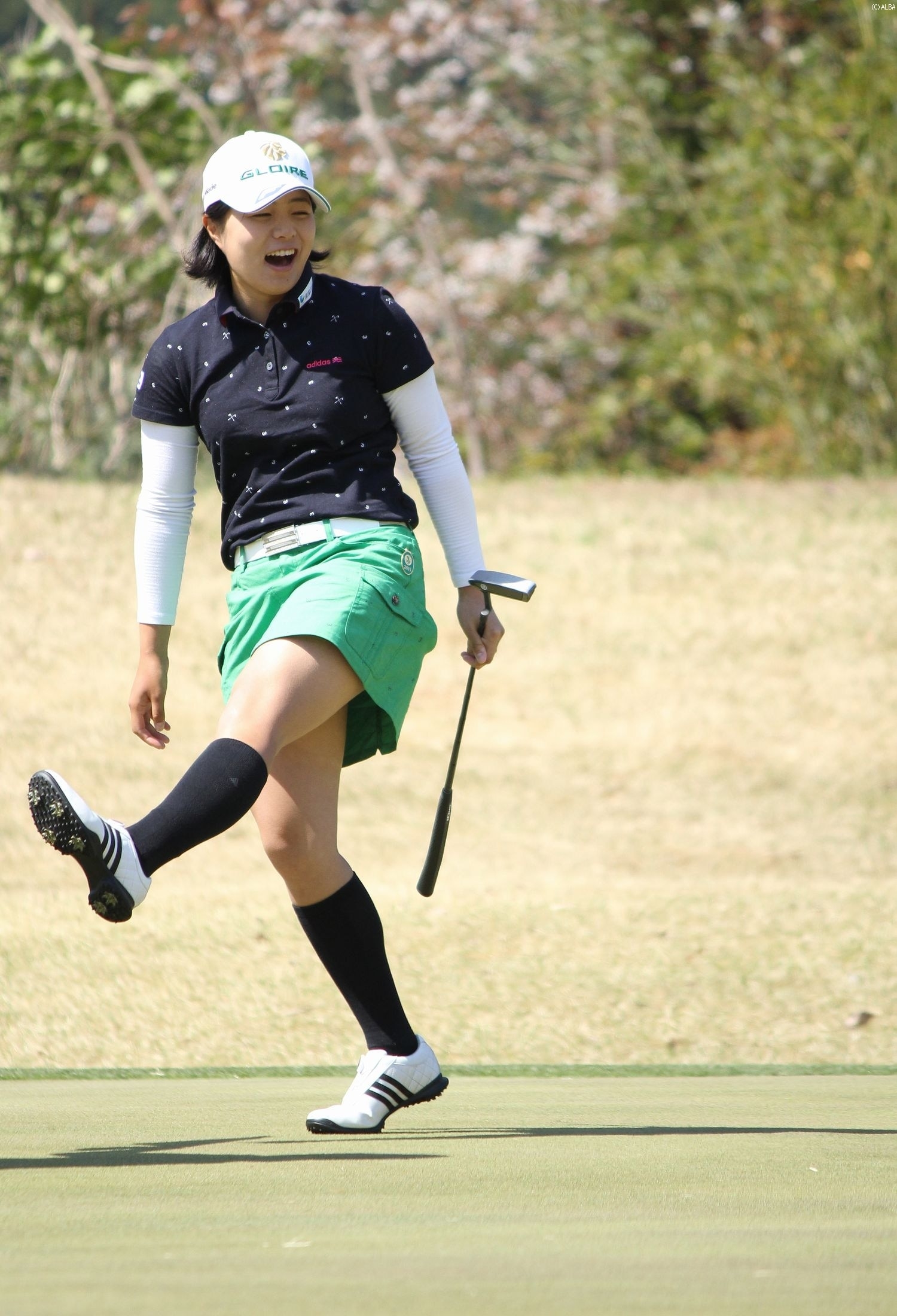 永峰咲希、プロアマ戦では笑顔を絶やさず、盛り上げた（撮影：ＡＬＢＡ）