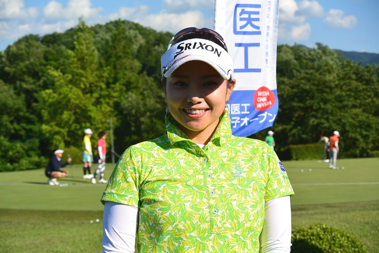 首位発進した青山加織＜提供:LPGA＞