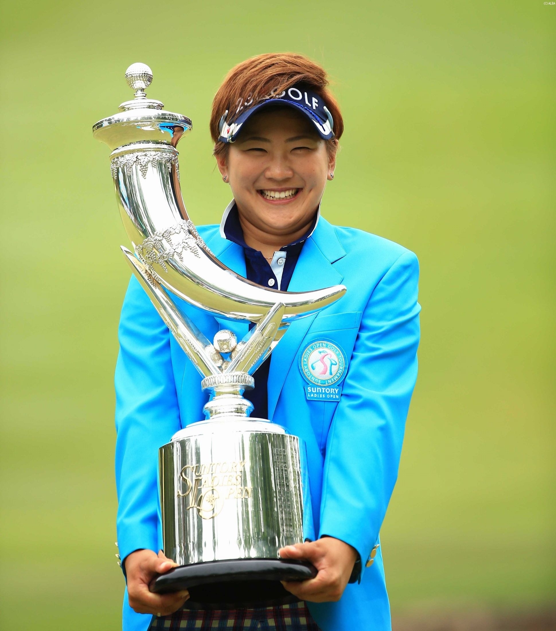ボミの追撃をかわし、完全優勝で今季2勝目を挙げた成田美寿々！（撮影：米山聡明）
