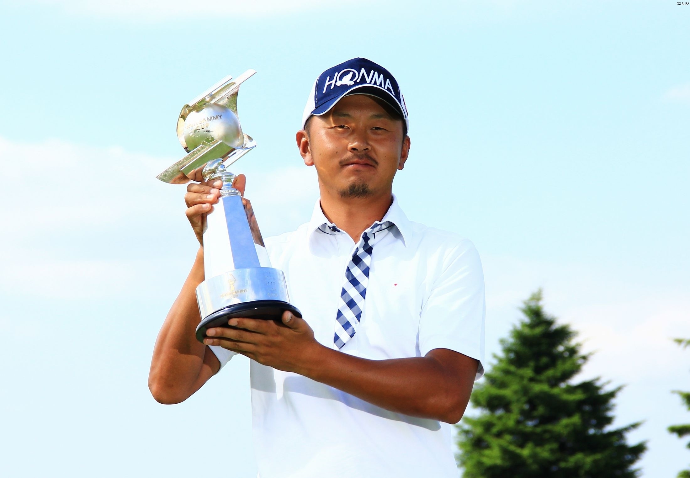 岩田寛、今平を振り切り今季初勝利ツアー2勝目を飾った!(撮影:ALBA)
