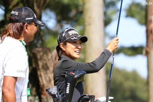 ノーボギーのラウンドで単独首位発進を切った藤本麻子（撮影：ALBA）