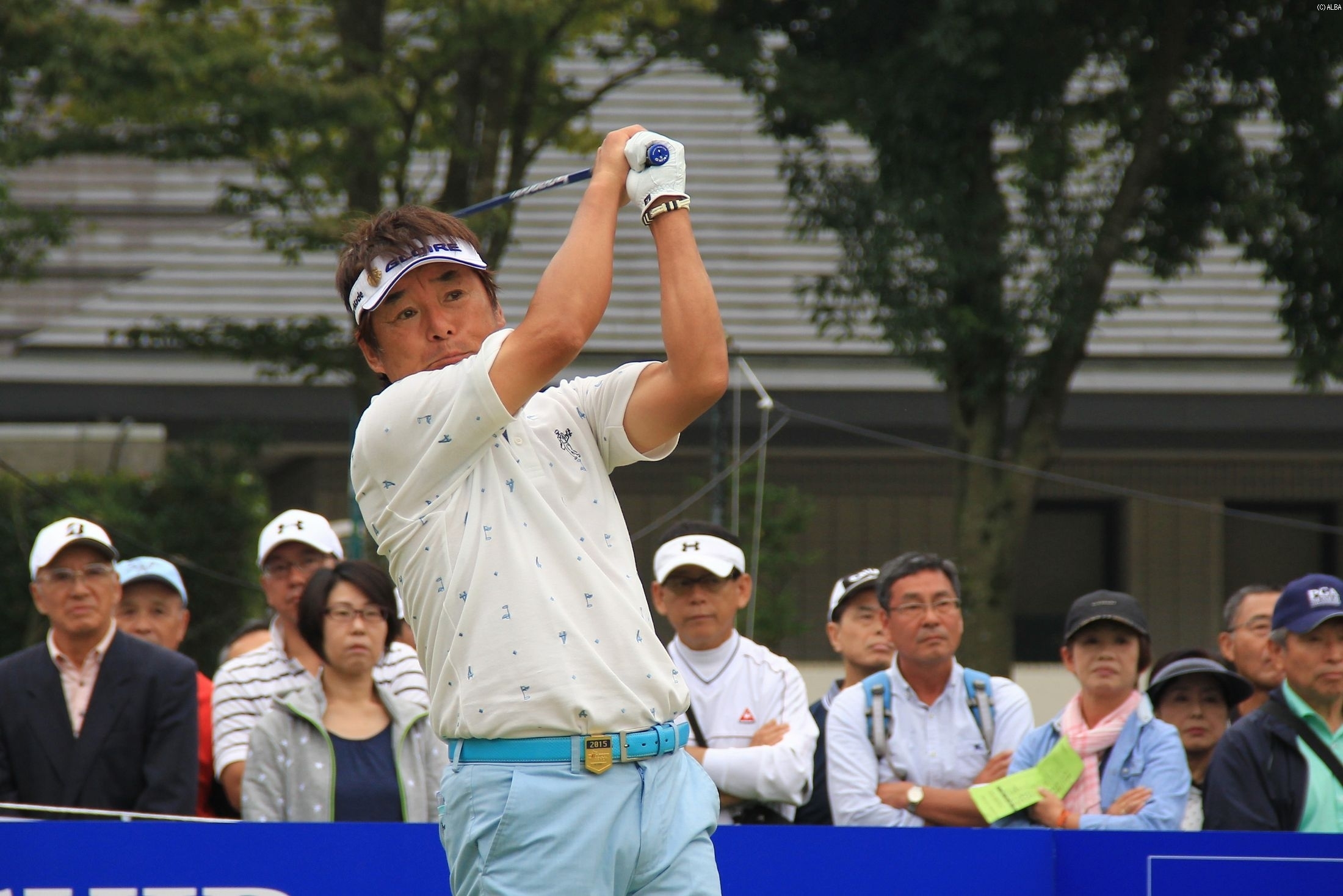 2打差の2位に浮上してバックナインに入っている尾崎直道（撮影：ALBA）