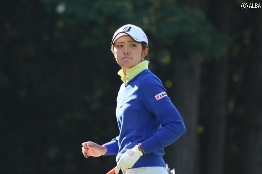 2位に3打差をつけて後半へ入った首位の渡邉彩香（撮影：ALBA）