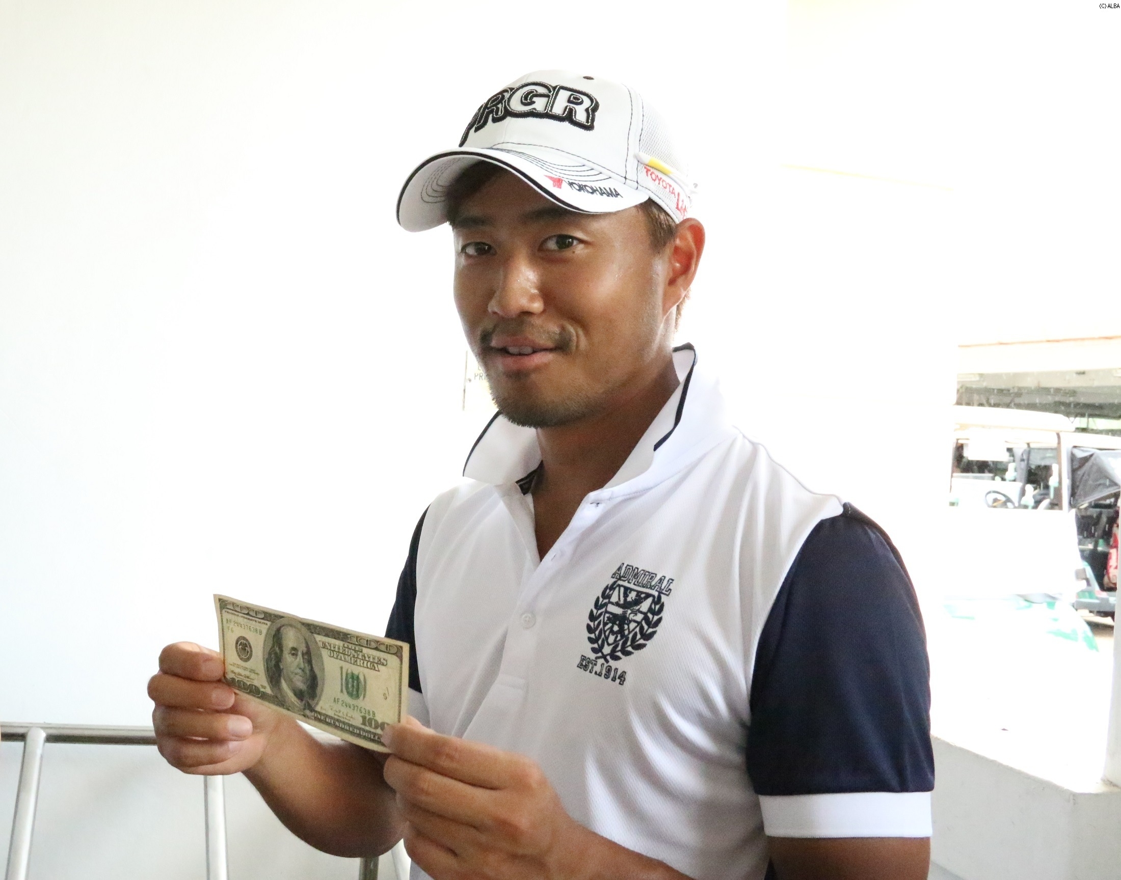 プロアマ戦の出場フィー付与に驚く小平（撮影：ALBA）