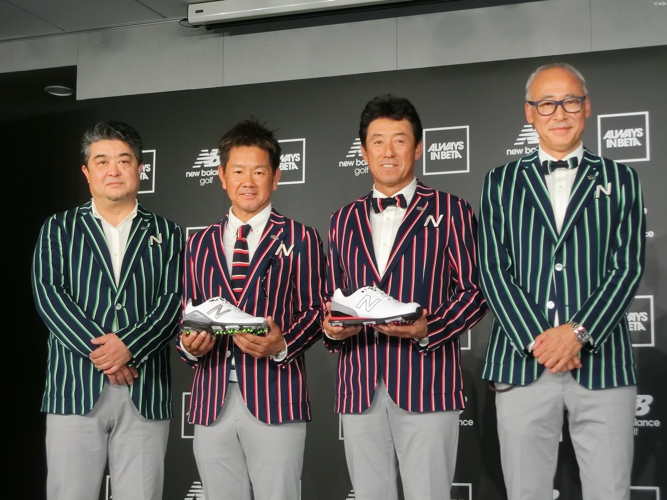 記者発表で今季の活躍を誓った藤田と芹澤（中央2人）（撮影：ALBA）